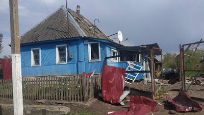 Пошкоджені домогосподарства та приміщення підприємства — військові РФ обстріляли чотири громади Сумщини Пошкоджені домогосподарства та приміщення підприємства — військові РФ обстріляли чотири громади Сумщини