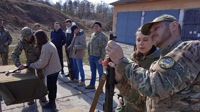 Потрібні аптечки та спорядження. На Буковині збирають речі для тероборони