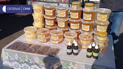 Понад 50 виробників представили свою продукцію на ярмарку "Золота осінь" у Сумах Понад 50 виробників представили свою продукцію на ярмарку "Золота осінь" у Сумах