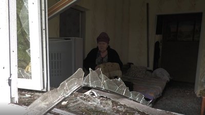 Розбитий дитмайданчик, повалені дерева та вибиті вікна: російські окупанти 29 травня обстріляли Харків Розбитий дитмайданчик, повалені дерева та вибиті вікна: російські окупанти 29 травня обстріляли Харків