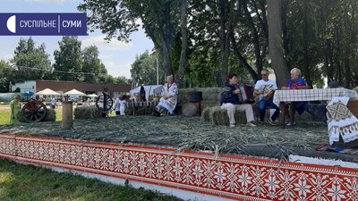 Реконструкція побуту та їжі козаків 17 століття: на Сумщині стартував фестиваль "Козацький родослав" Реконструкція побуту та їжі козаків 17 століття: на Сумщині стартував фестиваль "Козацький родослав"