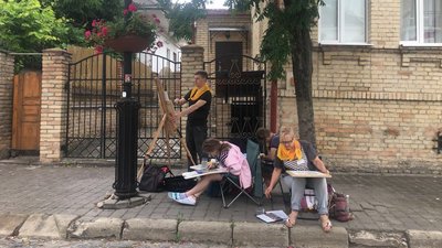 Стартував мистецький пленер "Луцький замок" Стартував мистецький пленер "Луцький замок"