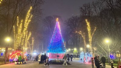 Головну ялинку засвітили у Хмельницькому