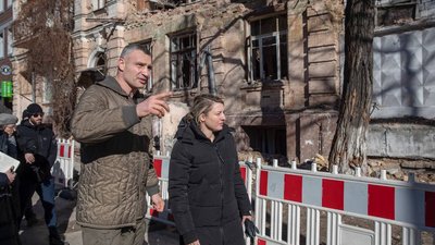 Кличко зустрівся у Києві із міністром закордонних справ Канади Кличко зустрівся у Києві із міністром закордонних справ Канади