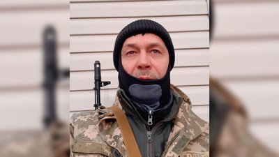 Сценарист Юрій Вєткін втратив ногу: потрапив під обстріл російського танка Сценарист Юрій Вєткін втратив ногу: потрапив під обстріл російського танка