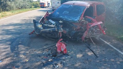 У ДТП біля Седнева травмувались двоє людей У ДТП біля Седнева травмувались двоє людей