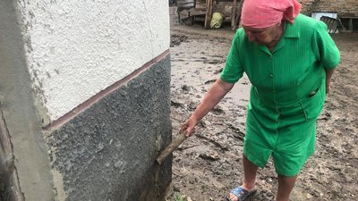 На Львівщині через негоду затопило господарство місцевої мешканки На Львівщині через негоду затопило господарство місцевої мешканки