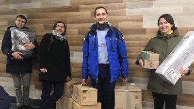 В Івано-Франківську волонтери шукають "Таємних Сант" для дітей-переселенців