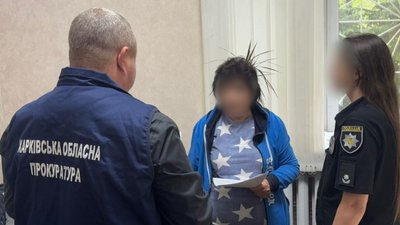 Працівниця моргу, яку підозрюють у крадіжці речей українських військових