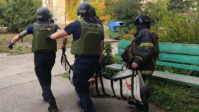 НІкопольщина, обстріли, поранено 4 людей, порятунок пораненого