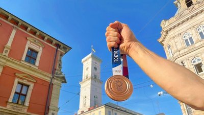 Львівський каратист Горуна продає медаль Олімпійських Ігор для допомоги ЗСУ