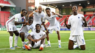 Франція розбила Словаччину в матчі-відкритті Євро U19 з футболу, Італія виграла свій перший матч