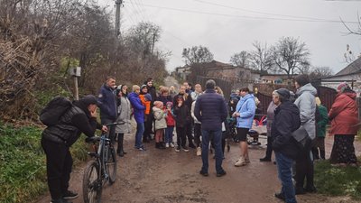 "Просто вже у відчаї": у Полтаві місцеві жителі вимагають відремонтувати дві вулиці "Просто вже у відчаї": у Полтаві місцеві жителі вимагають відремонтувати дві вулиці