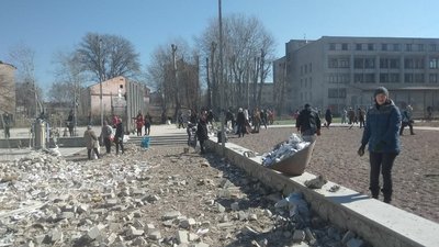 Десятки мільйонів гривень — житомирські екологи обрахували збитки, завдані довкіллю через удар армії РФ по ліцею №25 Десятки мільйонів гривень — житомирські екологи обрахували збитки, завдані довкіллю через удар армії РФ по ліцею №25
