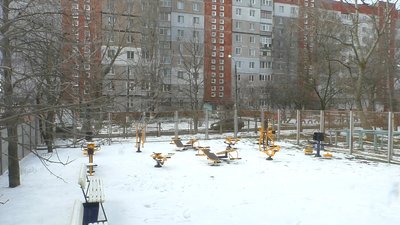 Орбітрек, тренажери для спини та ніг: на території школи в Миколаєві встановили спортивний майданчик Орбітрек, тренажери для спини та ніг: на території школи в Миколаєві встановили спортивний майданчик