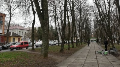 У Полтаві можуть з’явитися нові паркувальні місця: що відомо У Полтаві можуть з’явитися нові паркувальні місця: що відомо