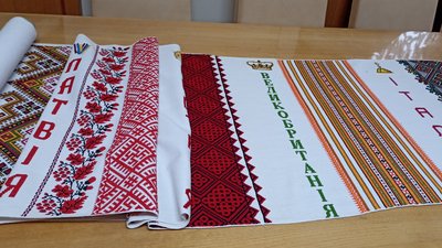 Міжнародний рушник єднання, цвіт нації, вишивання, вишивка, Полісся, фрагмент, житомирські вишивальниці Міжнародний рушник єднання, цвіт нації, вишивання, вишивка, Полісся, фрагмент, житомирські вишивальниці