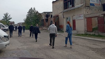 У Тернополі обстежують приміщення, які пошкоджені ракетними ударами У Тернополі обстежують приміщення, які пошкоджені ракетними ударами