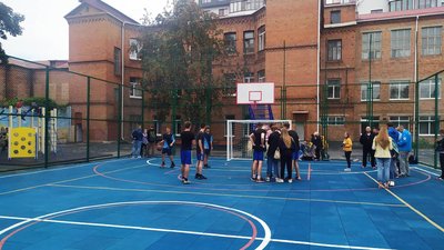 У Хмельницькому відкрили перший мобільний спортивний майданчик
