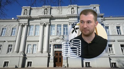 Секретар Чернігівської міськради Олександр Ломако на фоні будівлі міськради 28 травня