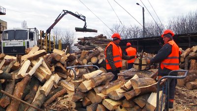 "Працюють на електроенергії і на бензині": "Вінницяоблтеплоенерго" закупило три дровоколи "Працюють на електроенергії і на бензині": "Вінницяоблтеплоенерго" закупило три дровоколи