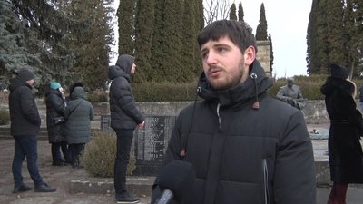 Тернополі попрощалися із загиблим бійцем Артуром-Артемом Харівим Тернополі попрощалися із загиблим бійцем Артуром-Артемом Харівим