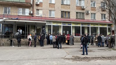 Дитячі та дорослі речі різних розмірів та фасонів: який асортимент у першого соціального магазину у Херсоні Дитячі та дорослі речі різних розмірів та фасонів: який асортимент у першого соціального магазину у Херсоні