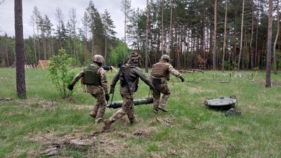 "Швидкість і фізична сила". Як працюють мінометники на Сумщині "Швидкість і фізична сила". Як працюють мінометники на Сумщині