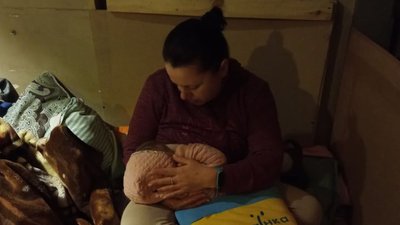 Втомлені, але не зломлені. Як українці облаштовують укриття і підтримують силу духа Втомлені, але не зломлені. Як українці облаштовують укриття і підтримують силу духа