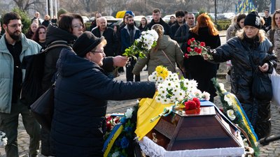 В Ужгороді попрощалися із захисником та музикантом Андрієм Матейкою В Ужгороді попрощалися із захисником та музикантом Андрієм Матейкою