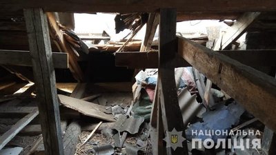 На Луганщині бойовики обстріляле Золоте-4, пошкоджено будинки На Луганщині бойовики обстріляле Золоте-4, пошкоджено будинки