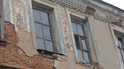 На Сумщині глухівчани чотири роки збирають гроші на ремонт пам'ятки архітектури, сортуючи сміття На Сумщині глухівчани чотири роки збирають гроші на ремонт пам'ятки архітектури, сортуючи сміття