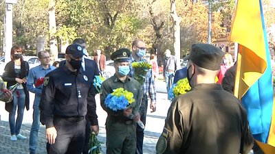 Без промов та урочистостей: у Херсоні відзначили День захисника України Без промов та урочистостей: у Херсоні відзначили День захисника України