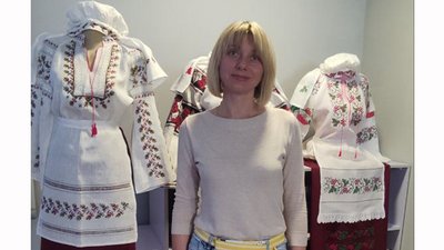 В Житомирі напередодні Дня вишиванки показали колекції вишитих суконь В Житомирі напередодні Дня вишиванки показали колекції вишитих суконь