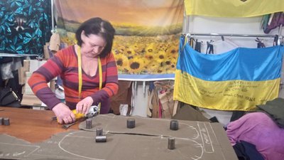 Криворізькі швачки об’єдналися у волонтерську спільноту "Швачний двіж" Криворізькі швачки об’єдналися у волонтерську спільноту "Швачний двіж"