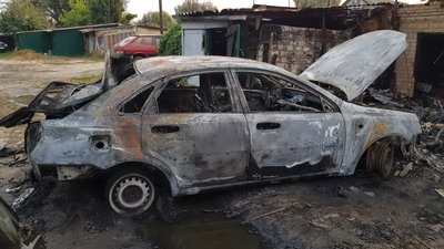 Пожежа у Дергачівському районі знищила 6 сараїв та автомобіль