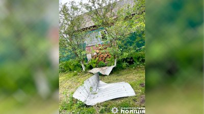 Наслідки обстрілу у Сновську на Чернігівщині: є поранені Наслідки обстрілу у Сновську на Чернігівщині: є поранені