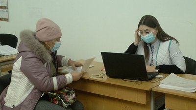 Мешканці Запоріжжя та області щеплюються бустерною дозою Мешканці Запоріжжя та області щеплюються бустерною дозою
