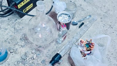 Прикарпатець зі своєю співмешканкою збували наркотики з "рук в руки" Прикарпатець зі своєю співмешканкою збували наркотики з "рук в руки"