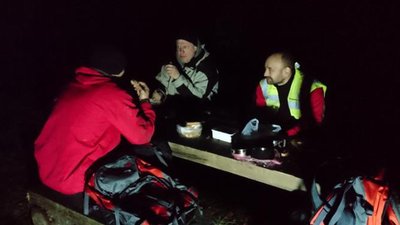 П'ятьох людей розшукали за вихідні рятувальники в горах на Закарпатті. Четверо з них — туристи П'ятьох людей розшукали за вихідні рятувальники в горах на Закарпатті. Четверо з них — туристи