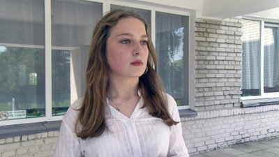 Вальс у дворі: як у волинському ліцею готуються до свята останнього дзвоника
