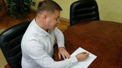 Доля музшколи: викладачі прийшли під мерію Рівного з вимогами. Що відповів міський голова