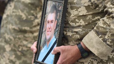 У Рівному попрощалися із Антоном Кравчуком і Миколою Шевчиком, які загинули у боях на Харківщині У Рівному попрощалися із Антоном Кравчуком і Миколою Шевчиком, які загинули у боях на Харківщині