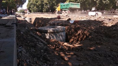 Бригада зі Львова ремонтує площу Петефі в Ужгороді: скільки коштує останній етап робіт Бригада зі Львова ремонтує площу Петефі в Ужгороді: скільки коштує останній етап робіт