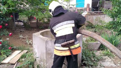 У Чемеровецькому районі підтопило будинки та подвір'я. Фото: ДСНС області У Чемеровецькому районі підтопило будинки та подвір'я. Фото: ДСНС області