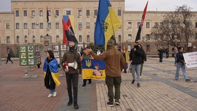 Хода пам'яті. У День добровольця в Кропивницькому вшанували загиблих і вбитих у війні з Росією Хода пам'яті. У День добровольця в Кропивницькому вшанували загиблих і вбитих у війні з Росією