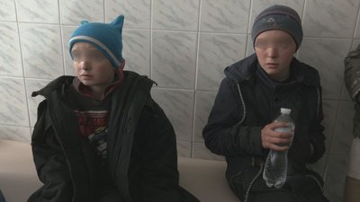 На Волині другокласника, який загубився в очереті, та його брата соцслужби повернули у родину