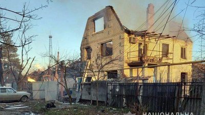 На Донеччині минулої доби окупанти обстріляли 12 населених пунктів — є поранені