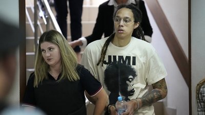"Лякає, що я можу залишитися тут назавжди". Затримана в Росії американська баскетболістка Ґрайнер написала листа Байдену