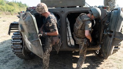Бійці 4-ї танкової бригади — про оборону Сватівського напрямку Бійці 4-ї танкової бригади — про оборону Сватівського напрямку